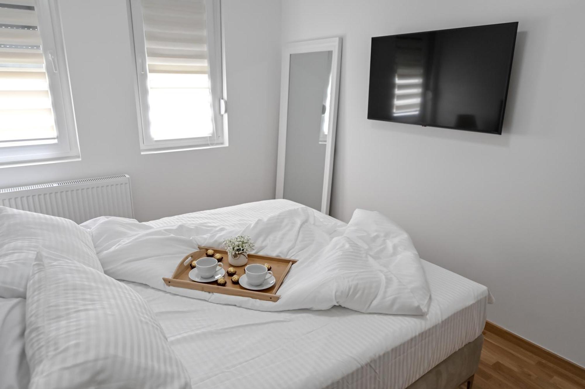 Apartamento Porto Lux Arandjelovac Exterior foto